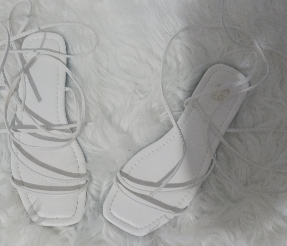 Women white open toe lace up flat sandals - Picture 3 of 9